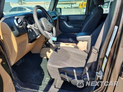 Zdjęcie 7 z 12 samochodu: 2013 JEEP WRANGLER UNLIMITED SAHARA VIN:1C4BJWEG8DL668129 - miniatura