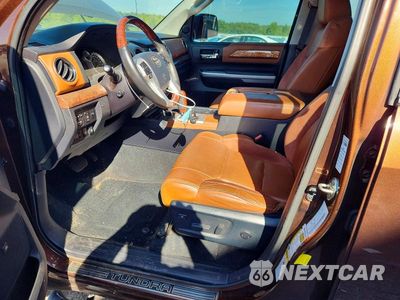 Zdjęcie 7 z 12 samochodu: 2017 TOYOTA TUNDRA 1794 EDITION VIN:5TFAY5F10HX635538 - miniatura