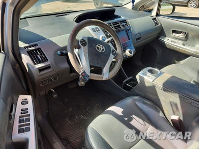 Zdjęcie 9 z 13 samochodu: 2012 TOYOTA PRIUS V FIVE VIN:JTDZN3EU3C3045135 - miniatura