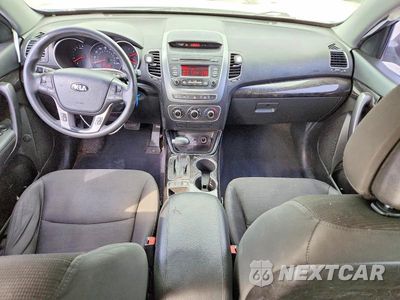 Zdjęcie 8 z 13 samochodu: 2015 KIA SORENTO LX VIN:5XYKTDA78FG606023 - miniatura