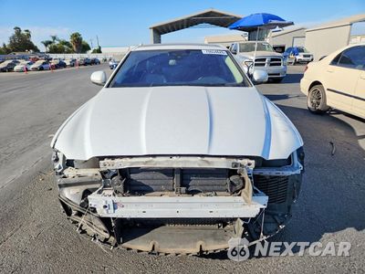 Piąte zdjęcie samochodu w środku: 2018 JAGUAR XF PREMIUM VIN:SAJBD4FX0JCY71393 - miniatura