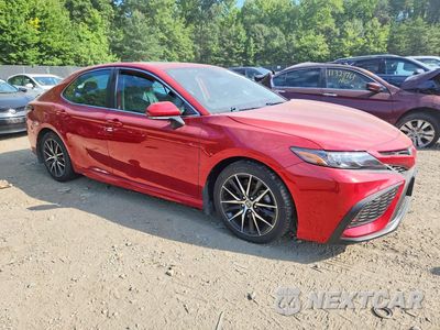 Czwarte zdjęcie samochodu z boku: 2021 TOYOTA CAMRY SE VIN:4T1G11AK1MU481145 - miniatura