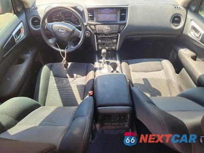 Zdjęcie 8 z 13 samochodu: 2017 NISSAN PATHFINDER SV VIN:5N1DR2MN2HC610464 - miniatura