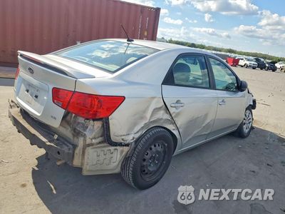 Trzecie zdjęcie samochodu z tyłu: 2013 KIA FORTE EX VIN:KNAFU4A20D5724069 - miniatura