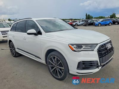 Czwarte zdjęcie samochodu z boku: 2020 AUDI Q7 PREMIUM PLUS VIN:WA1LXAF77LD005867 - miniatura