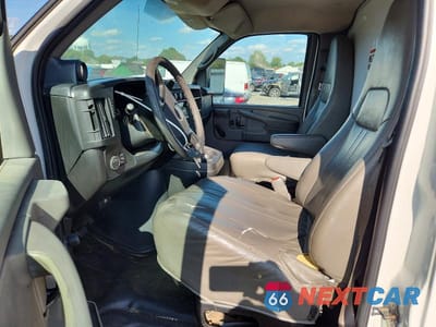 Zdjęcie 7 z 12 samochodu: 2012 GMC SAVANA BOX TRUCK VIN:1GDY72BA6C1902050 - miniatura