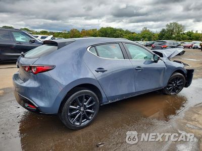 Trzecie zdjęcie samochodu z tyłu: 2026 MAZDA 3 PREFERRED VIN:JM1BPBLLXT1862565 - miniatura