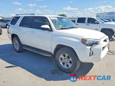 Czwarte zdjęcie samochodu z boku: 2017 TOYOTA 4RUNNER SR5 VIN:JTEBU5JR1H5481412 - miniatura