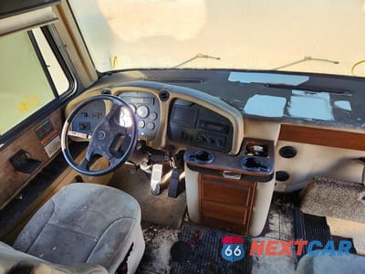 Piąte zdjęcie samochodu w środku: 2012 FREIGHTLINER CHASSIS XC VIN:4UZAB2DT7CCBL4732 - miniatura