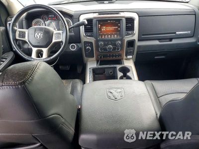 Zdjęcie 8 z 14 samochodu: 2015 RAM 3500 LARAMIE VIN:3C63RRMLXFG523467 - miniatura
