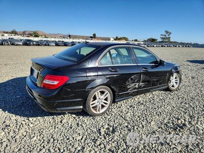 Trzecie zdjęcie samochodu z tyłu: 2014 MERCEDES-BENZ C 250 VIN:WDDGF4HB3EA927950 - miniatura