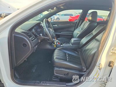 Zdjęcie 7 z 13 samochodu: 2019 CHRYSLER 300 S VIN:2C3CCABG0KH564822 - miniatura