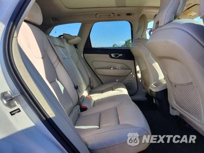 Zdjęcie 11 z 14 samochodu: 2021 VOLVO XC60 T5 MOMENTUM VIN:YV4102DK2M1697163 - miniatura