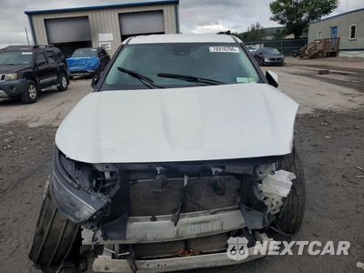 Piąte zdjęcie samochodu w środku: 2022 TOYOTA HIGHLANDER LE VIN:5TDBZRBH9NS223082 - miniatura
