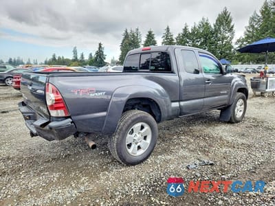 Trzecie zdjęcie samochodu z tyłu: 2010 TOYOTA TACOMA V6 VIN:5TEUU4EN2AZ728132 - miniatura