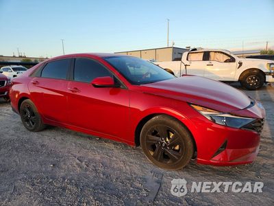 Czwarte zdjęcie samochodu z boku: 2021 HYUNDAI ELANTRA SEL VIN:KMHLM4AG0MU162810 - miniatura