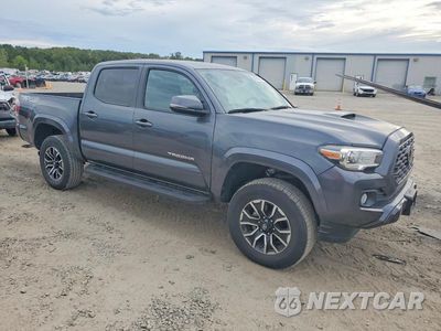 Czwarte zdjęcie samochodu z boku: 2020 TOYOTA TACOMA TRD SPORT VIN:3TMCZ5AN2LM362259 - miniatura