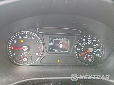 Zdjęcie 9 z 13 samochodu: 2016 KIA SORENTO L VIN:5XYPG4A35GG097890 - miniatura