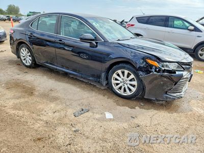 Czwarte zdjęcie samochodu z boku: 2018 TOYOTA CAMRY LE VIN:4T1B11HK4JU609289 - miniatura