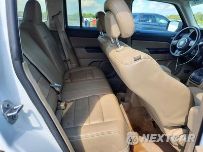 Zdjęcie 11 z 14 samochodu: 2016 JEEP PATRIOT LATITUDE VIN:1C4NJPFA7GD787415 - miniatura