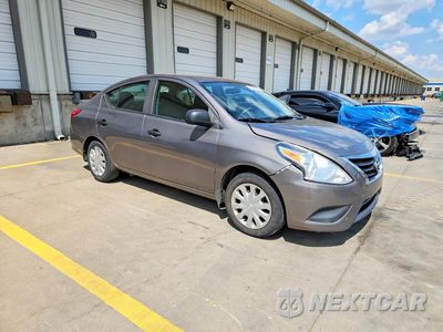 Czwarte zdjęcie samochodu z boku: 2015 NISSAN VERSA 1.6 S PLUS VIN:3N1CN7APXFL844810 - miniatura
