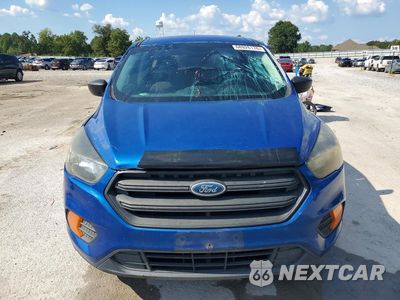 Piąte zdjęcie samochodu w środku: 2018 FORD ESCAPE S VIN:1FMCU0F79JUA06942 - miniatura