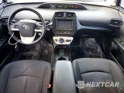 Zdjęcie 8 z 12 samochodu: 2017 TOYOTA PRIUS THREE VIN:JTDKARFUXH3531401 - miniatura