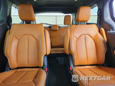 Zdjęcie 10 z 13 samochodu: 2023 CHRYSLER PACIFICA PINNACLE VIN:2C4RC1PG7PR501040 - miniatura