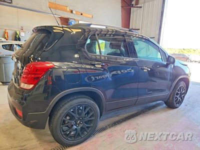 Trzecie zdjęcie samochodu z tyłu: 2020 CHEVROLET TRAX 1LT VIN:KL7CJPSB0LB349506 - miniatura