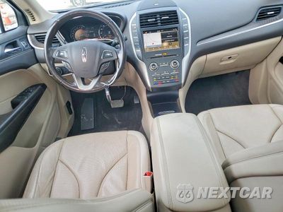 Zdjęcie 8 z 13 samochodu: 2019 LINCOLN MKC RESERVE VIN:5LMCJ3D99KUL09359 - miniatura