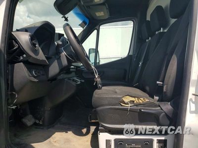 Zdjęcie 7 z 13 samochodu: 2019 MERCEDES-BENZ SPRINTER 3500/4500 VIN:WDAPF3CD5KN031251 - miniatura