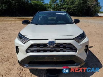 Piąte zdjęcie samochodu w środku: 2020 TOYOTA RAV4 XSE VIN:2T3EWRFV3LW051830 - miniatura