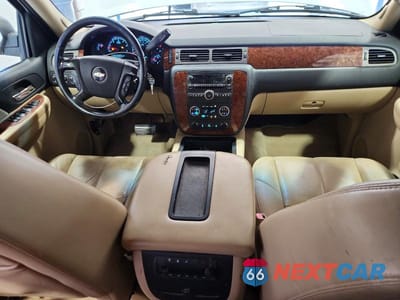 Zdjęcie 8 z 13 samochodu: 2008 CHEVROLET SUBURBAN K1500 LS VIN:1GNFK16358J126105 - miniatura