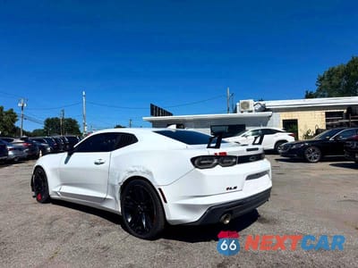 Trzecie zdjęcie samochodu z tyłu: 2020 CHEVROLET CAMARO LS VIN:1G1FB1RS8L0147369 - miniatura