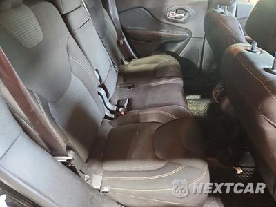 Zdjęcie 11 z 13 samochodu: 2017 JEEP CHEROKEE LATITUDE VIN:1C4PJMCB1HW531121 - miniatura