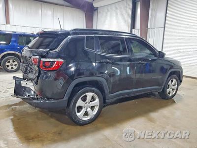 Trzecie zdjęcie samochodu z tyłu: 2020 JEEP COMPASS LATITUDE VIN:3C4NJDBBXLT150357 - miniatura