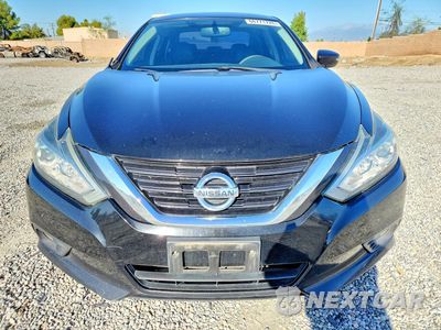 Piąte zdjęcie samochodu w środku: 2018 NISSAN ALTIMA 2.5 SL VIN:1N4AL3AP1JC229155 - miniatura