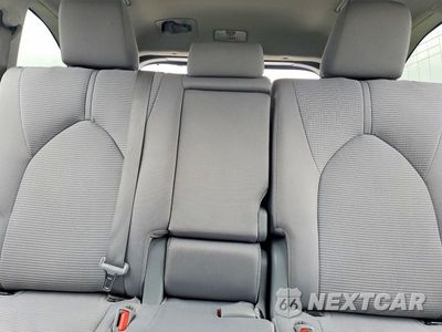 Zdjęcie 10 z 13 samochodu: 2022 TOYOTA HIGHLANDER LE VIN:5TDBZRBH3NS250942 - miniatura
