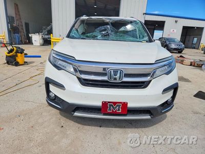 Piąte zdjęcie samochodu w środku: 2019 HONDA PILOT TOURING VIN:5FNYF5H66KB029160 - miniatura