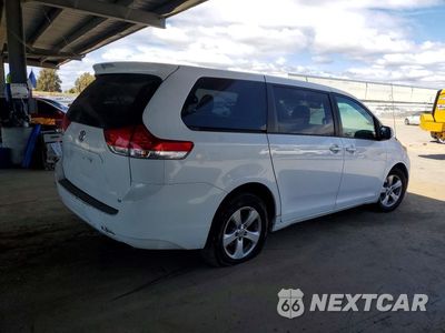 Trzecie zdjęcie samochodu z tyłu: 2012 TOYOTA SIENNA BASE VIN:5TDKA3DC0CS015238 - miniatura
