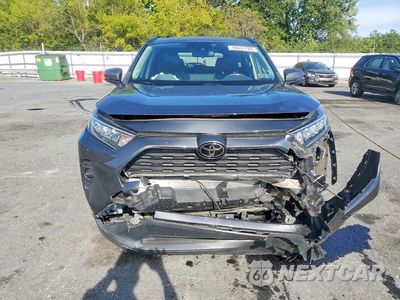 Piąte zdjęcie samochodu w środku: 2021 TOYOTA RAV4 XLE PREMIUM VIN:JTMA1RFV9MD082981 - miniatura