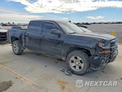 Czwarte zdjęcie samochodu z boku: 2017 CHEVROLET SILVERADO K1500 LT VIN:3GCUKRECXHG206761 - miniatura