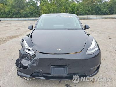 Piąte zdjęcie samochodu w środku: 2023 TESLA MODEL Y VIN:7SAYGDEE3PA025819 - miniatura