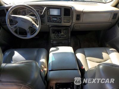 Zdjęcie 8 z 13 samochodu: 2005 GMC YUKON XL DENALI VIN:1GKFK66U65J138388 - miniatura