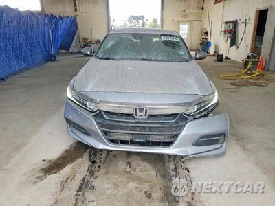 Piąte zdjęcie samochodu w środku: 2018 HONDA ACCORD LX VIN:1HGCV1F18JA190390 - miniatura