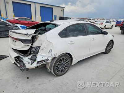 Trzecie zdjęcie samochodu z tyłu: 2023 KIA FORTE GT LINE VIN:3KPF54AD6PE553368 - miniatura
