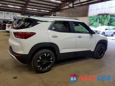 Trzecie zdjęcie samochodu z tyłu: 2023 CHEVROLET TRAILBLAZER LT VIN:KL79MRSL1PB137001 - miniatura