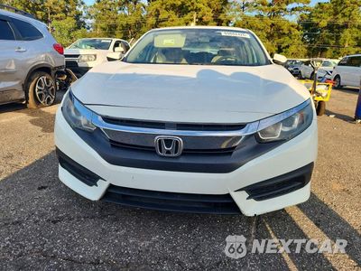 Piąte zdjęcie samochodu w środku: 2018 HONDA CIVIC LX VIN:19XFC2F54JE025668 - miniatura