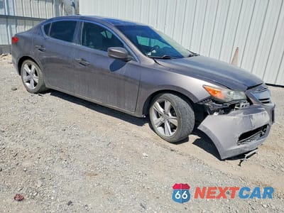 Czwarte zdjęcie samochodu z boku: 2013 ACURA ILX 20 TECH VIN:19VDE1F74DE008444 - miniatura