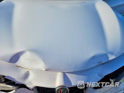 Zdjęcie 11 z 12 samochodu: 2022 ALFA ROMEO STELVIO TI VIN:ZASPAKBN9N7D38115 - miniatura